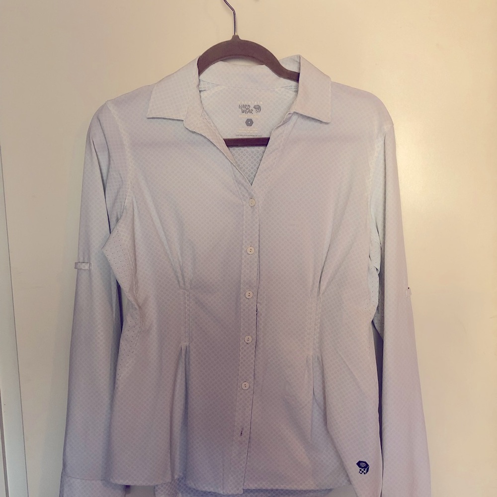 Women’s button down UV resistant shirt